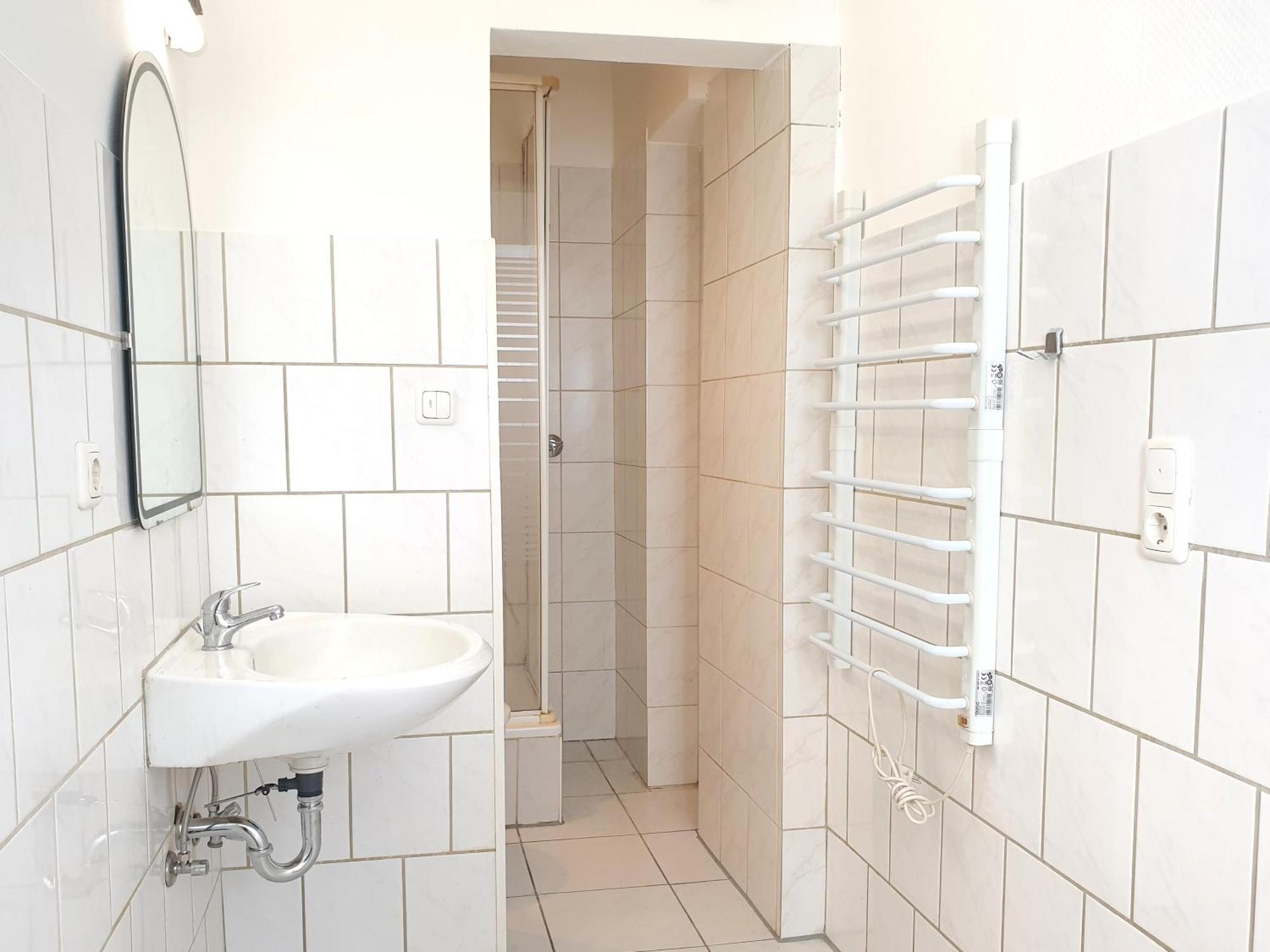 Meribu H1 Wohnung Fuer Monteure Und Arbeiter Gelsenkirchen Luaran gambar